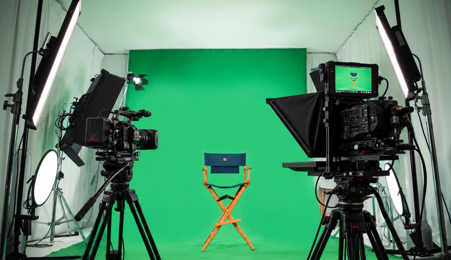 GAME green-screen studio with two cameras and a teleprompter